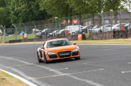 R8 V8
