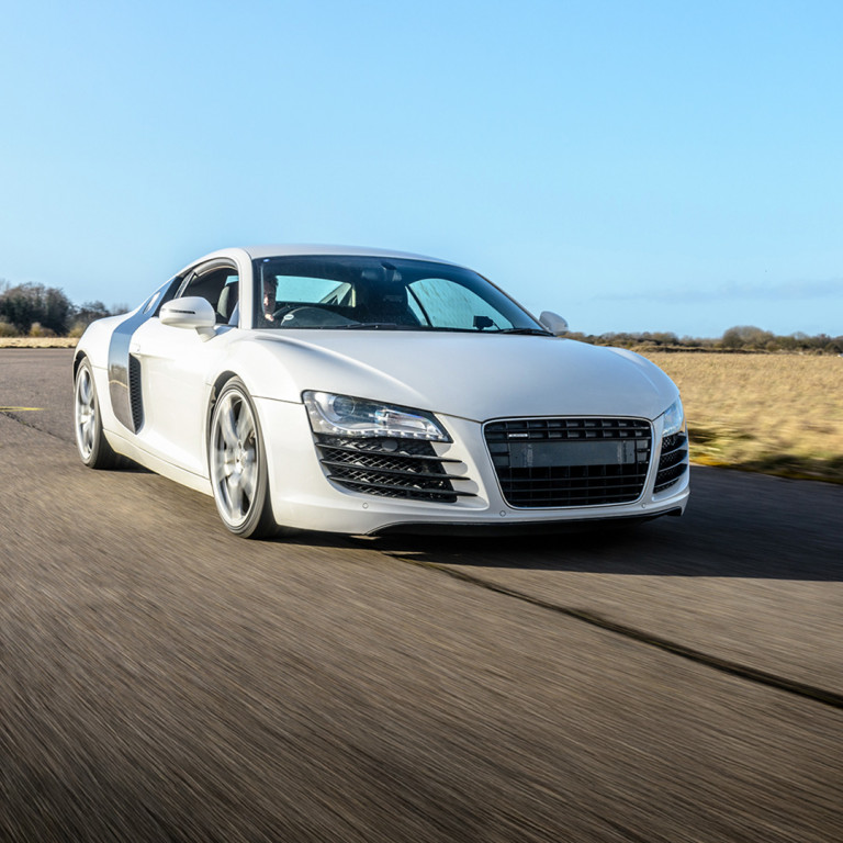 Audi R8 V8