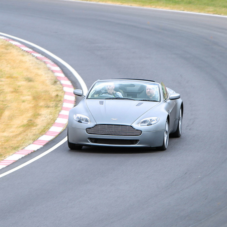 Aston V8 Vantage